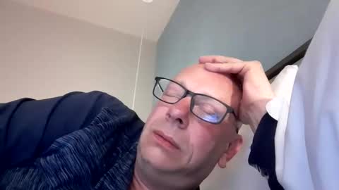 Andy online show from 06-11-26, 01:49