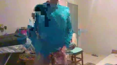 Snapshot of machoalex chatting on 05-13-26, 07:39 MACHOLIVRE online show from 05-13-26, 07:39
