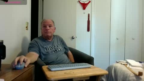 Snapshot of mackdocc001 chatting on 04-25-26, 03:20 mackdocc001 online show from 04-25-26, 03:20
