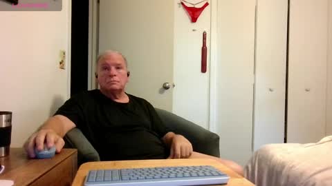 Snapshot of mackdocc001 chatting on 04-28-26, 02:11 mackdocc001 online show from 04-28-26, 02:11