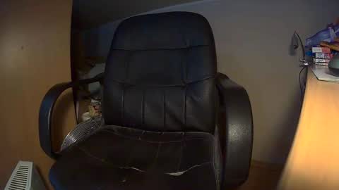 Snapshot of mackenss20 chatting on 01-21-25, 01:00 Makan online show from 01-21-25, 01:00