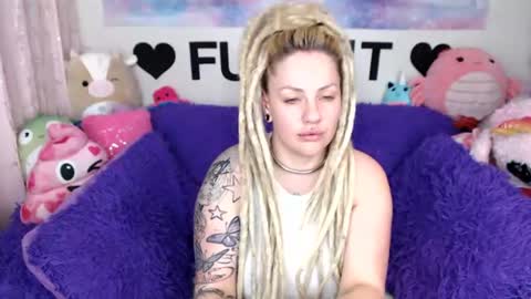 Mackenzie Wolfe online show from 06-13-26, 04:10