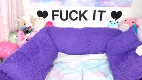 Mackenzie Wolfe online show from 07-23-26, 04:10