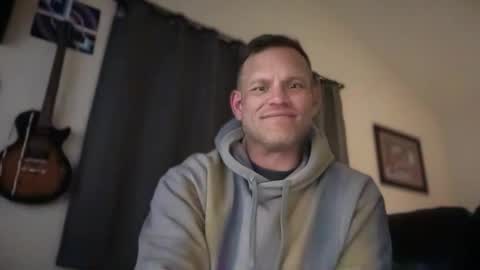 Snapshot of mackincaliallday chatting on 03-05-26, 01:18 MackinCaliAllDay online show from 03-05-26, 01:18