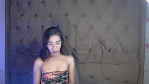 Snapshot of madalina1992 chatting on 01-18-25, 02:36 madalina1992 online show from 01-18-25, 02:36