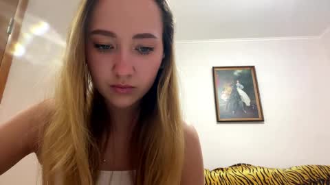 Snapshot of madalyneaks chatting on 04-07-26, 03:07 Lilo online show from 04-07-26, 03:07