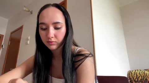 Snapshot of madalyneaks chatting on 04-18-26, 06:17 Lilo online show from 04-18-26, 06:17