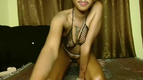 queency online show from 01-11-25, 01:53