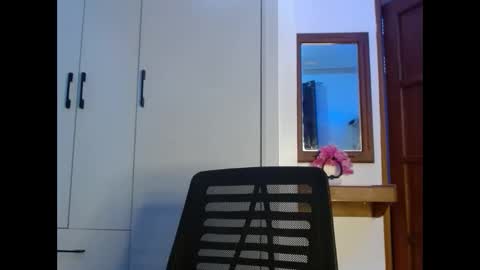 queency online show from 05-03-26, 04:18