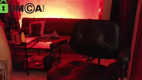 Madame La online show from 10-18-25, 09:54