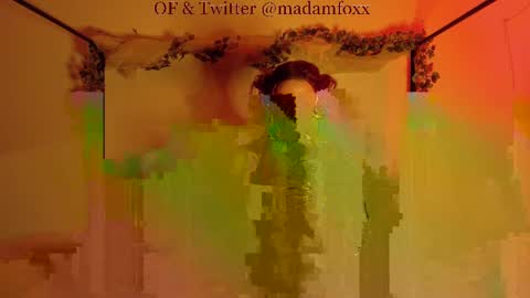 Snapshot of madamfoxx chatting on 02-28-25, 05:48 Madam Foxx online show from 02-28-25, 05:48