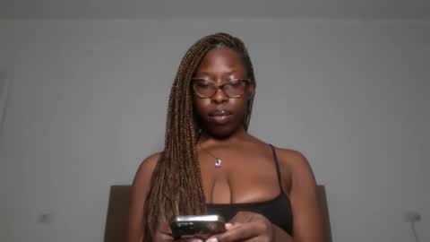 Snapshot of madamindigo chatting on 01-02-25, 09:39 YourMadamIndigo online show from 01-02-25, 09:39