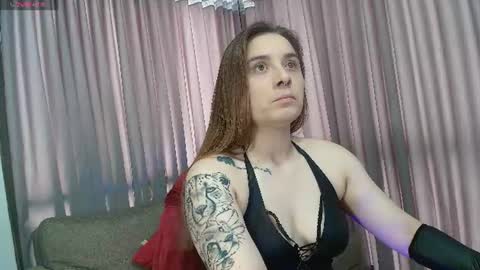 Snapshot of madamme_rachell chatting on 06-10-26, 03:44 Rachell online show from 06-10-26, 03:44