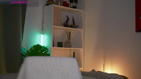 Snapshot of maddi_s_here chatting on 05-28-26, 01:36 Maddi online show from 05-28-26, 01:36