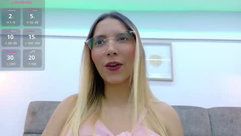 Snapshot of maddietease chatting on 09-15-25, 12:16 maddietease online show from 09-15-25, 12:16