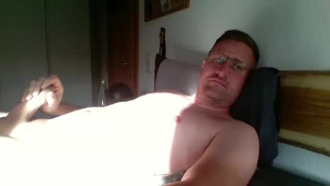 Snapshot of maddin8891 chatting on 10-24-25, 02:02 Maddin online show from 10-24-25, 02:02