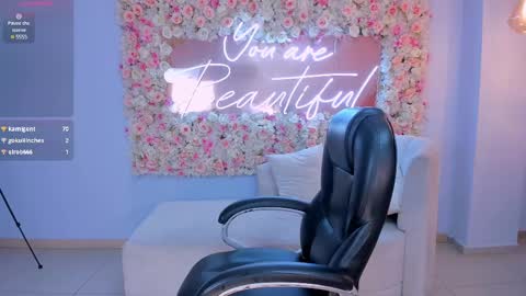 Maddison online show from 02-20-25, 10:27