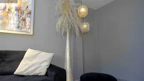 Maddison online show from 03-08-26, 10:57