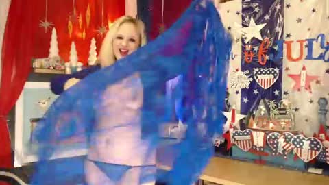 MaddisonRae online show from 06-11-26, 02:53