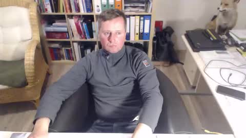 Snapshot of maddmax8 chatting on 10-28-25, 05:26 Mad4You online show from 10-28-25, 05:26