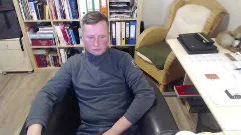 Snapshot of maddmax8 chatting on 11-12-25, 05:24 Mad4You online show from 11-12-25, 05:24