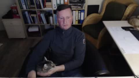 Snapshot of maddmax8 chatting on 03-11-26, 04:57 Mad4You online show from 03-11-26, 04:57