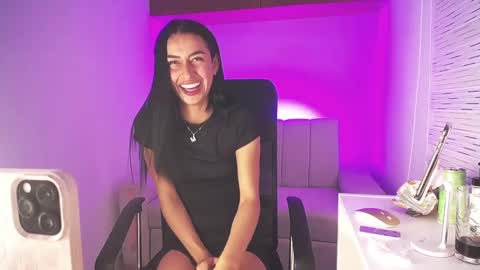 Snapshot of maddy_bronw chatting on 02-22-25, 05:02 Maddy online show from 02-22-25, 05:02