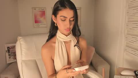 Snapshot of maddy_bronw chatting on 05-15-26, 11:01 Maddy online show from 05-15-26, 11:01