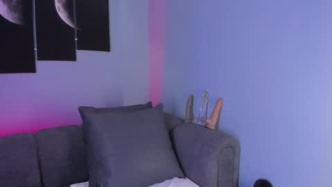 Snapshot of maddy_walker chatting on 01-20-25, 09:11 Maddy online show from 01-20-25, 09:11