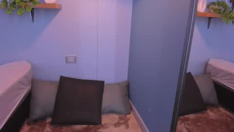 Maddy  online show from 11-11-25, 11:54