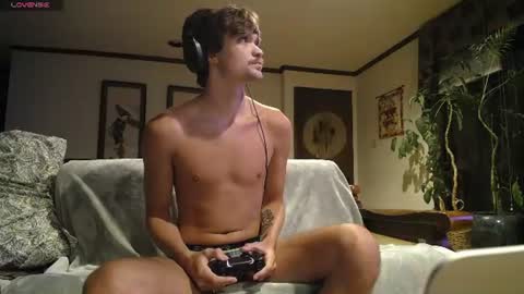 Snapshot of madefromstarrdust chatting on 07-02-26, 06:08 Connor Starr online show from 07-02-26, 06:08