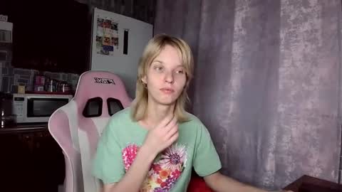 madelaines online show from 06-25-26, 03:05
