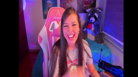 Snapshot of madeleine_shinobi chatting on 01-31-25, 11:45 Emily Only Fans online show from 01-31-25, 11:45