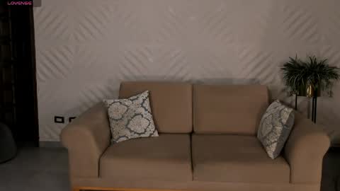 Madeline online show from 04-21-26, 09:04