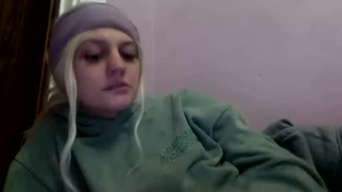 Snapshot of madelinevalentine chatting on 09-13-25, 11:43 madeline online show from 09-13-25, 11:43