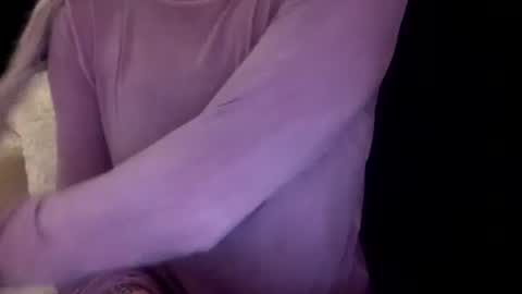 Snapshot of madelinevalentine chatting on 10-12-25, 02:10 madeline online show from 10-12-25, 02:10