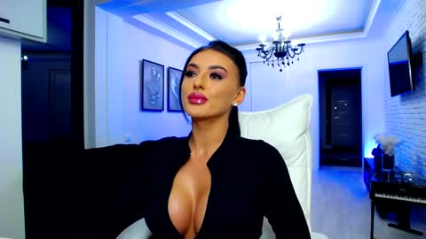 Snapshot of madena_ chatting on 01-31-25, 04:59 Magda online show from 01-31-25, 04:59