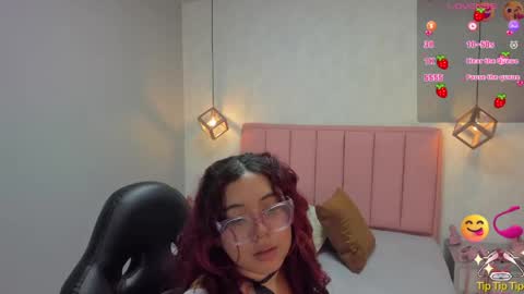 Snapshot of madison_rowan chatting on 05-12-26, 03:25 MADI online show from 05-12-26, 03:25