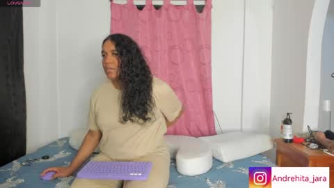 Snapshot of madisonbrunette_lxs chatting on 05-22-26, 02:19 madison online show from 05-22-26, 02:19