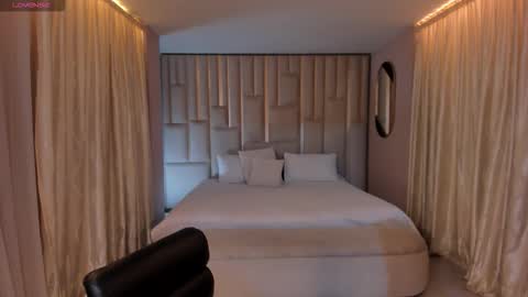 Maddi Collins online show from 01-08-26, 11:45