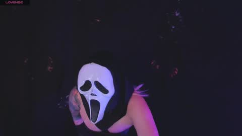 Madison Kane online show from 10-31-25, 12:50