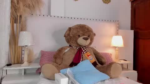 Madisson stone online show from 06-10-26, 10:41