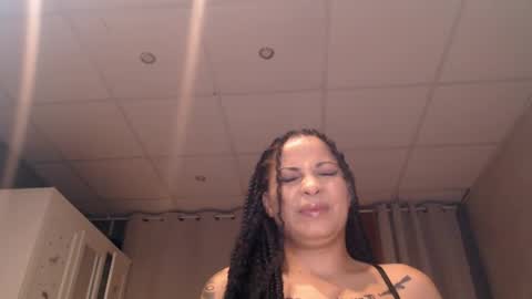 Snapshot of madiysony chatting on 06-09-26, 05:52 madiysony online show from 06-09-26, 05:52