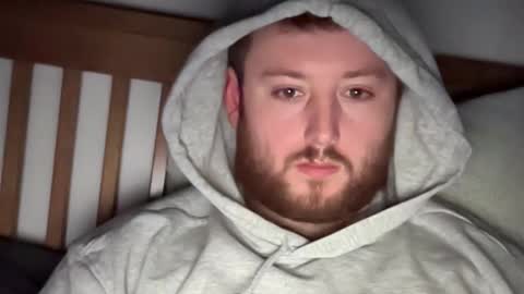 Snapshot of madnessben chatting on 10-22-25, 12:44 madnessben online show from 10-22-25, 12:44