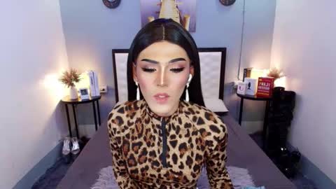 Snapshot of madnesswilxx chatting on 10-02-25, 12:50 Wil online show from 10-02-25, 12:50