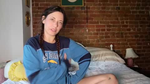 Snapshot of maedaybaby chatting on 09-21-25, 11:34 maedaybaby online show from 09-21-25, 11:34