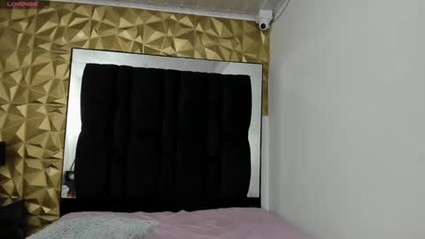 MAEE ANGELS online show from 12-21-24, 01:47