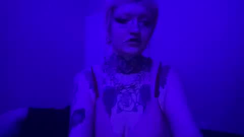 Snapshot of maeee_ chatting on 10-11-25, 07:29 Mae online show from 10-11-25, 07:29