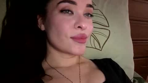 magggg658318 online show from 11-19-25, 11:43