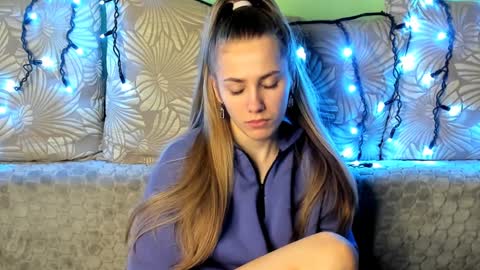 Maggie online show from 01-11-25, 01:48